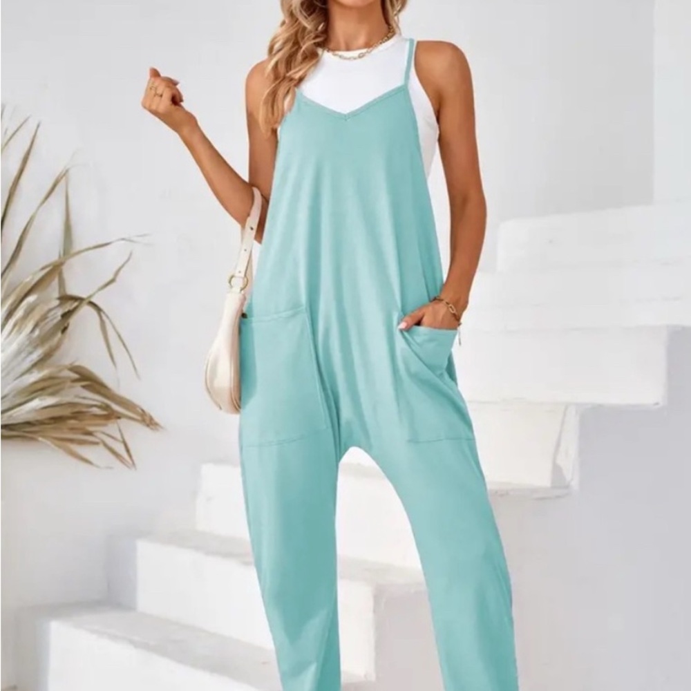 NWOT Light Blue Sleeveless Jumpsuit size M.